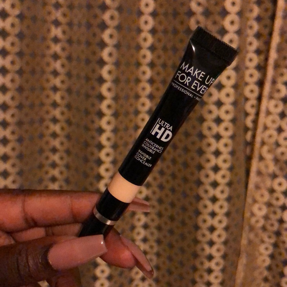 Make up forever invisible cover concealer color Y23